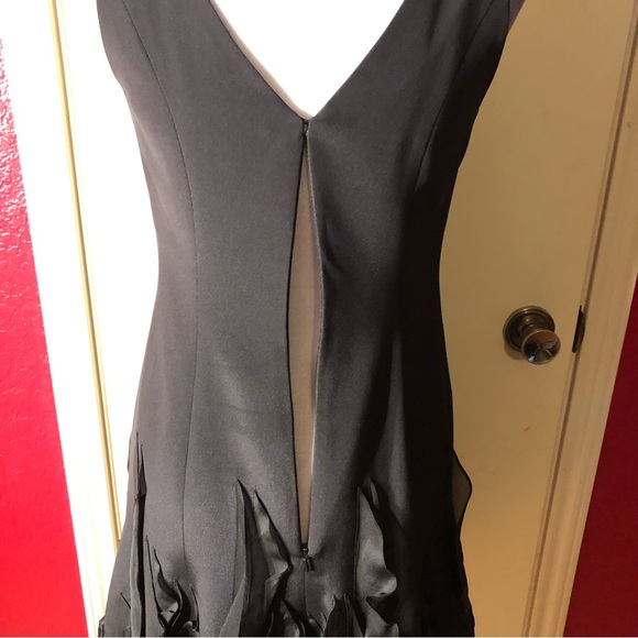 Teri Jon by Rickie Freeman 💯 Silk Dress with Ruffled Hem - Picture 6 of 8